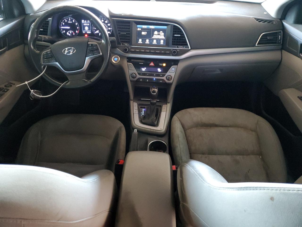2018 Hyundai Elantra - Image 8