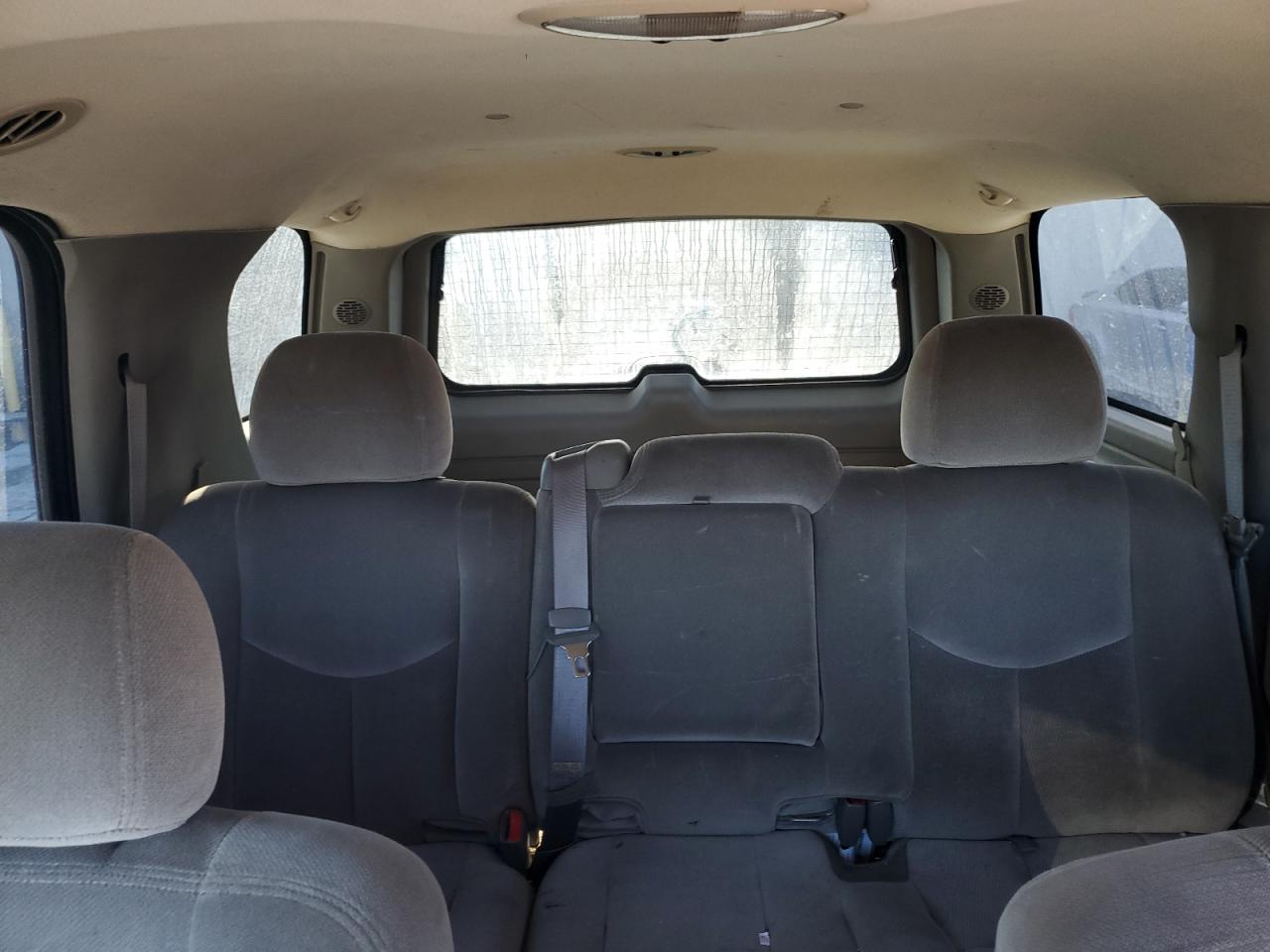 2004 GMC Yukon - Image 10