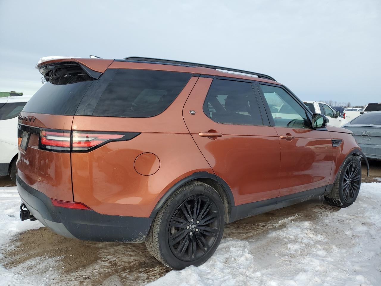 2017 Land Rover Discovery - Image 3