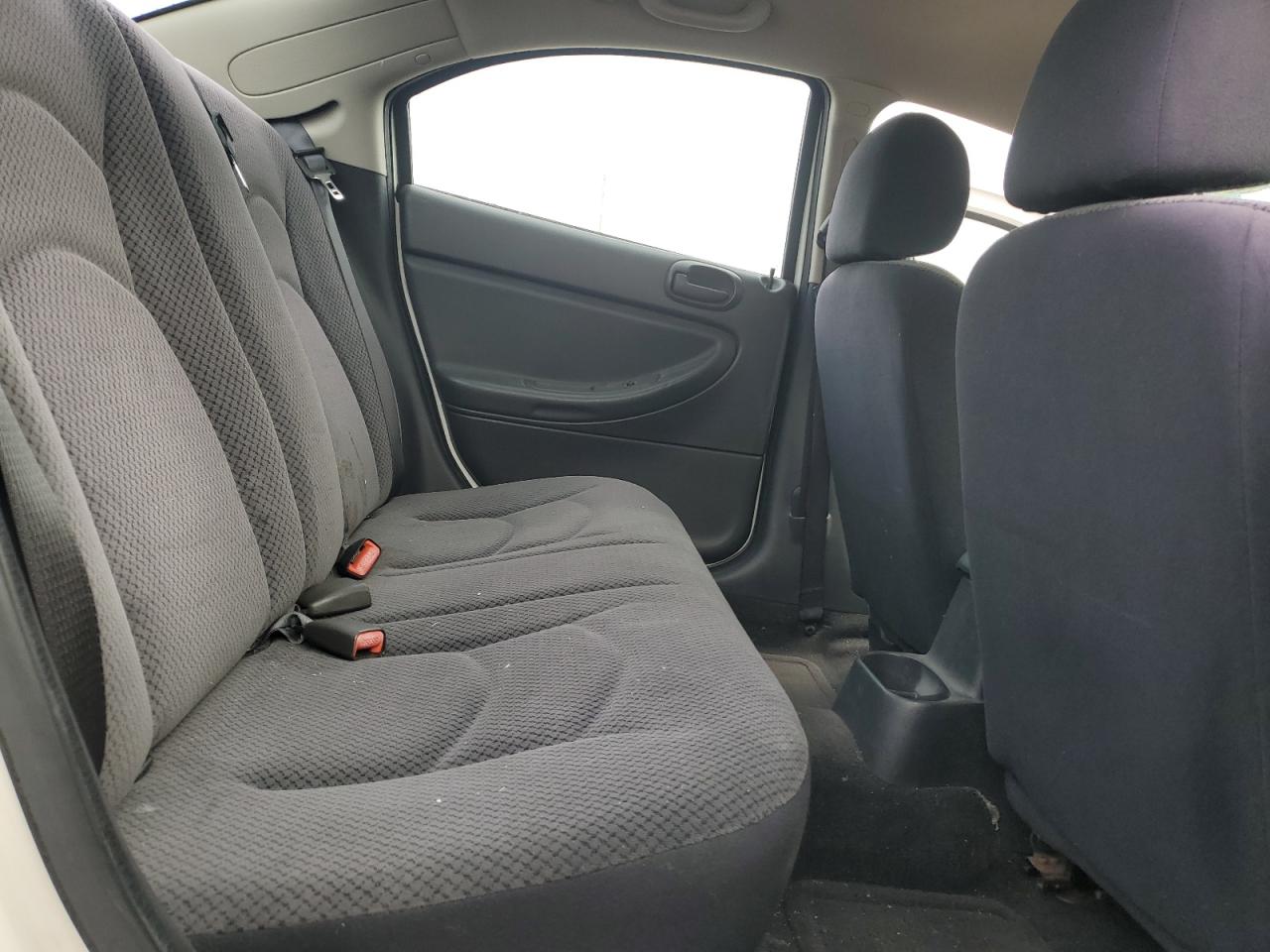 2006 Dodge Stratus - Image 10