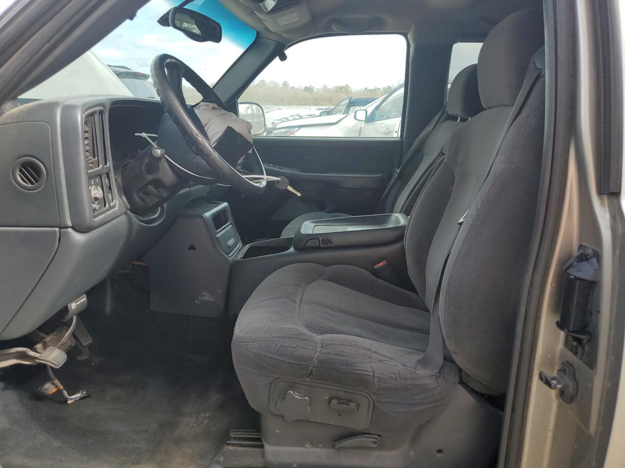 2002 Chevrolet Silverado - Image 7