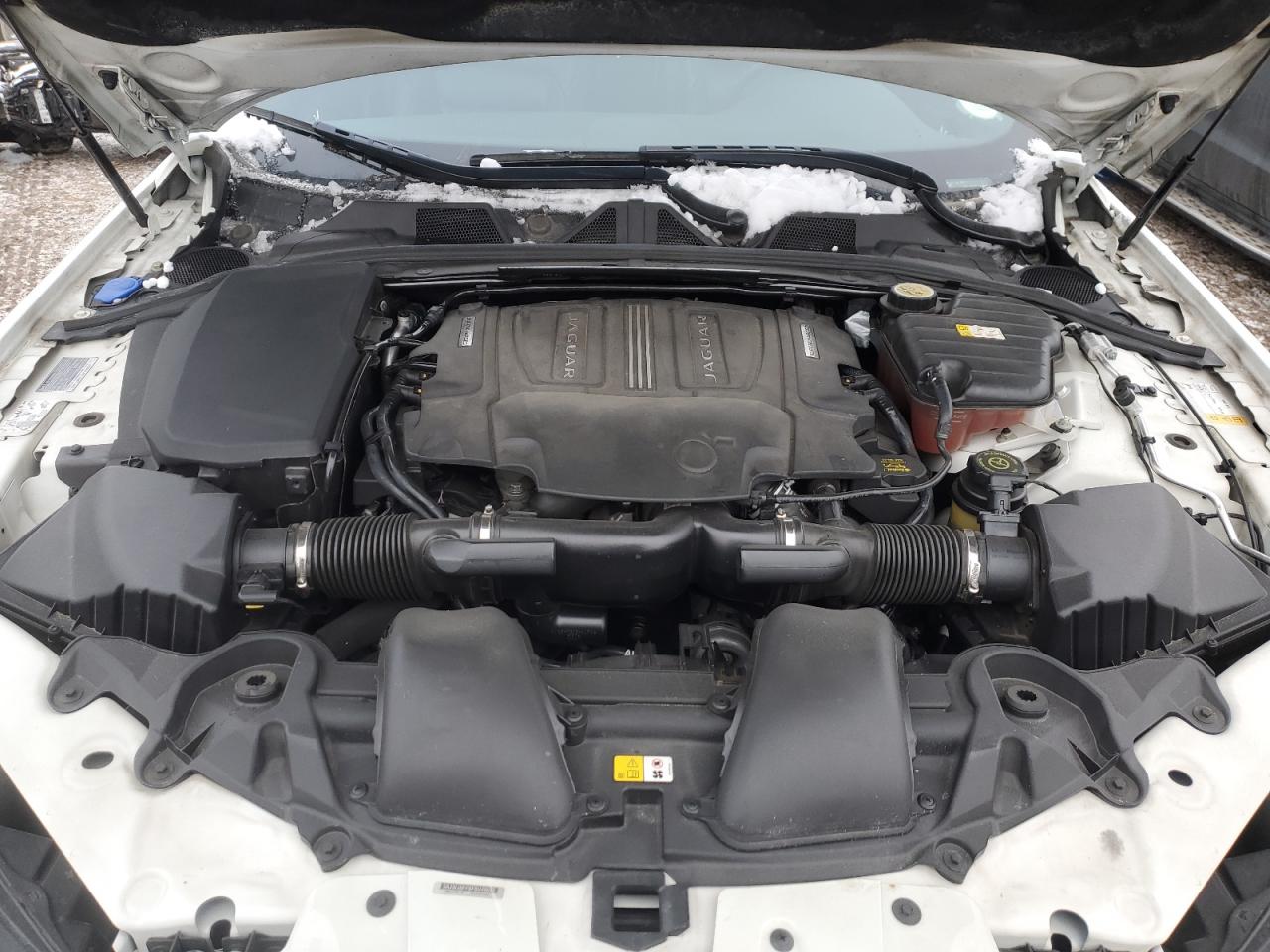 2015 Jaguar XF - Image 11
