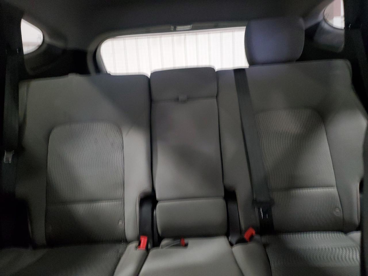 2015 Hyundai Santa Fe - Image 10