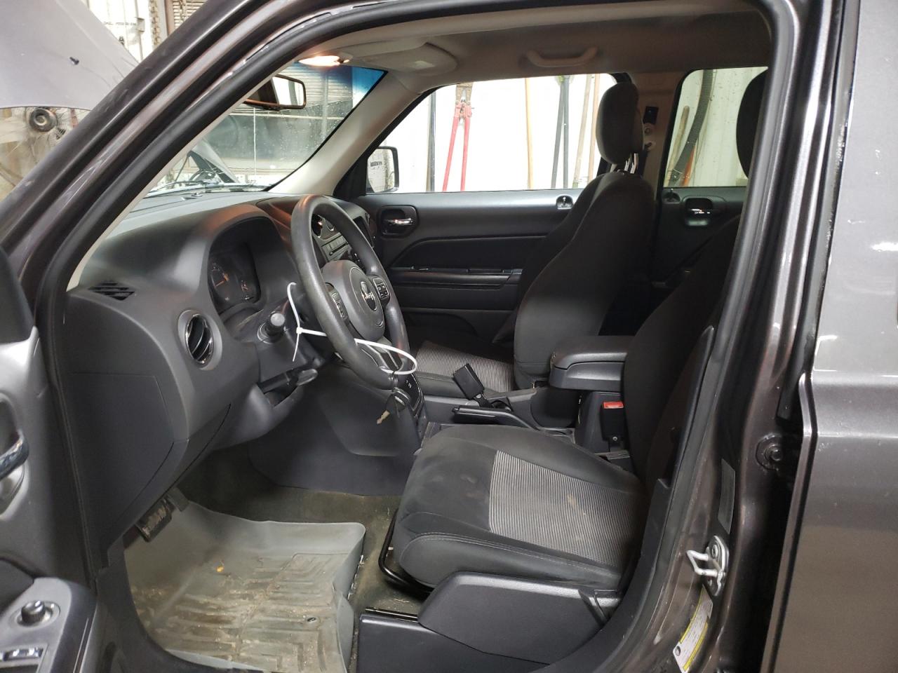 2016 Jeep Liberty (Patriot) - Image 7