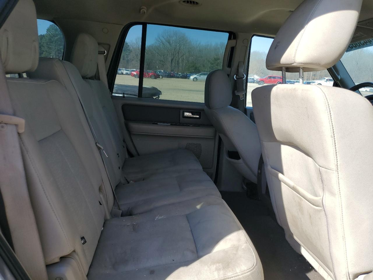2011 Ford Expedition - Image 11