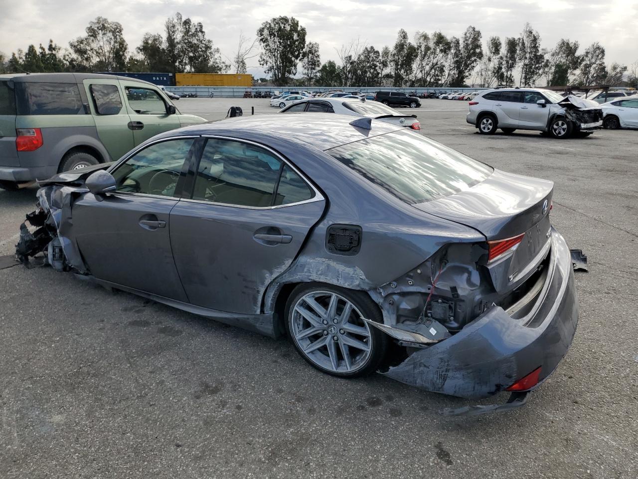 2017 Lexus IS - Image 2