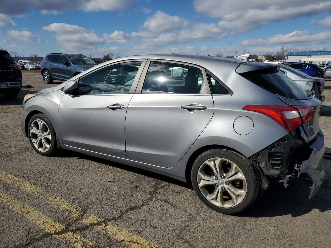 2013 Hyundai Elantra - Image 2