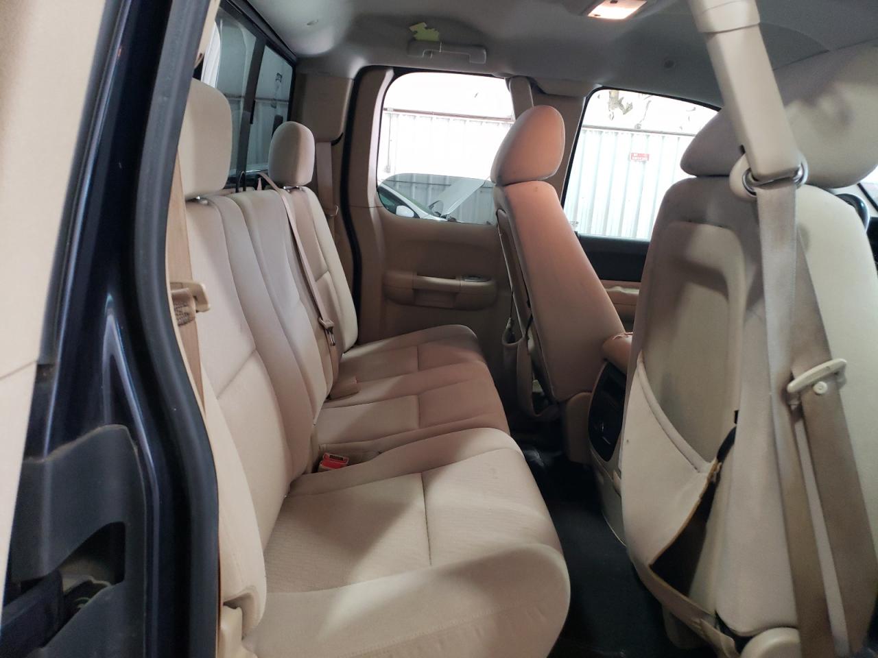 2007 Chevrolet Silverado - Image 10