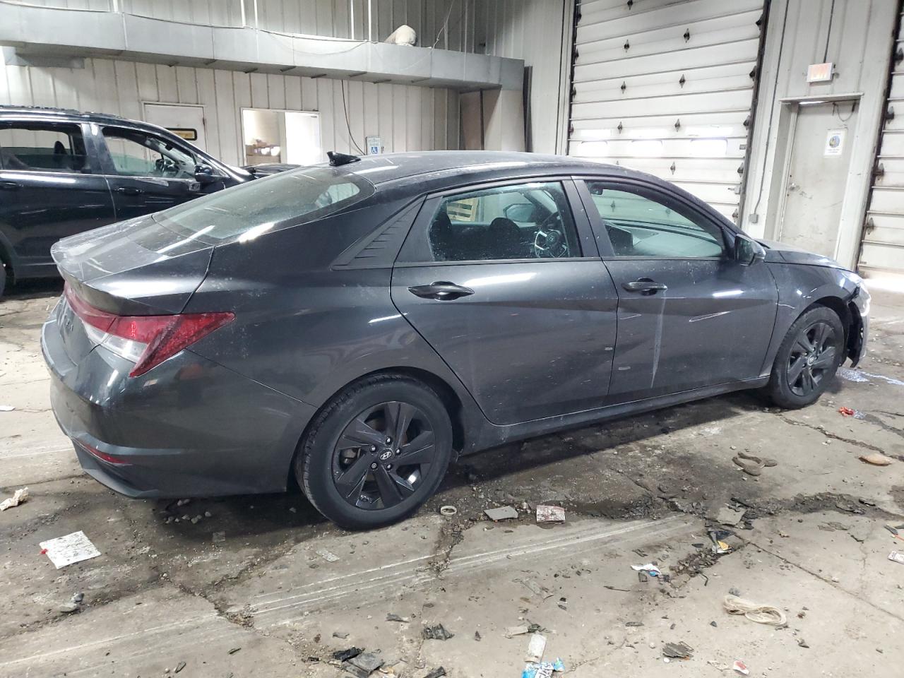 2022 Hyundai Elantra - Image 3