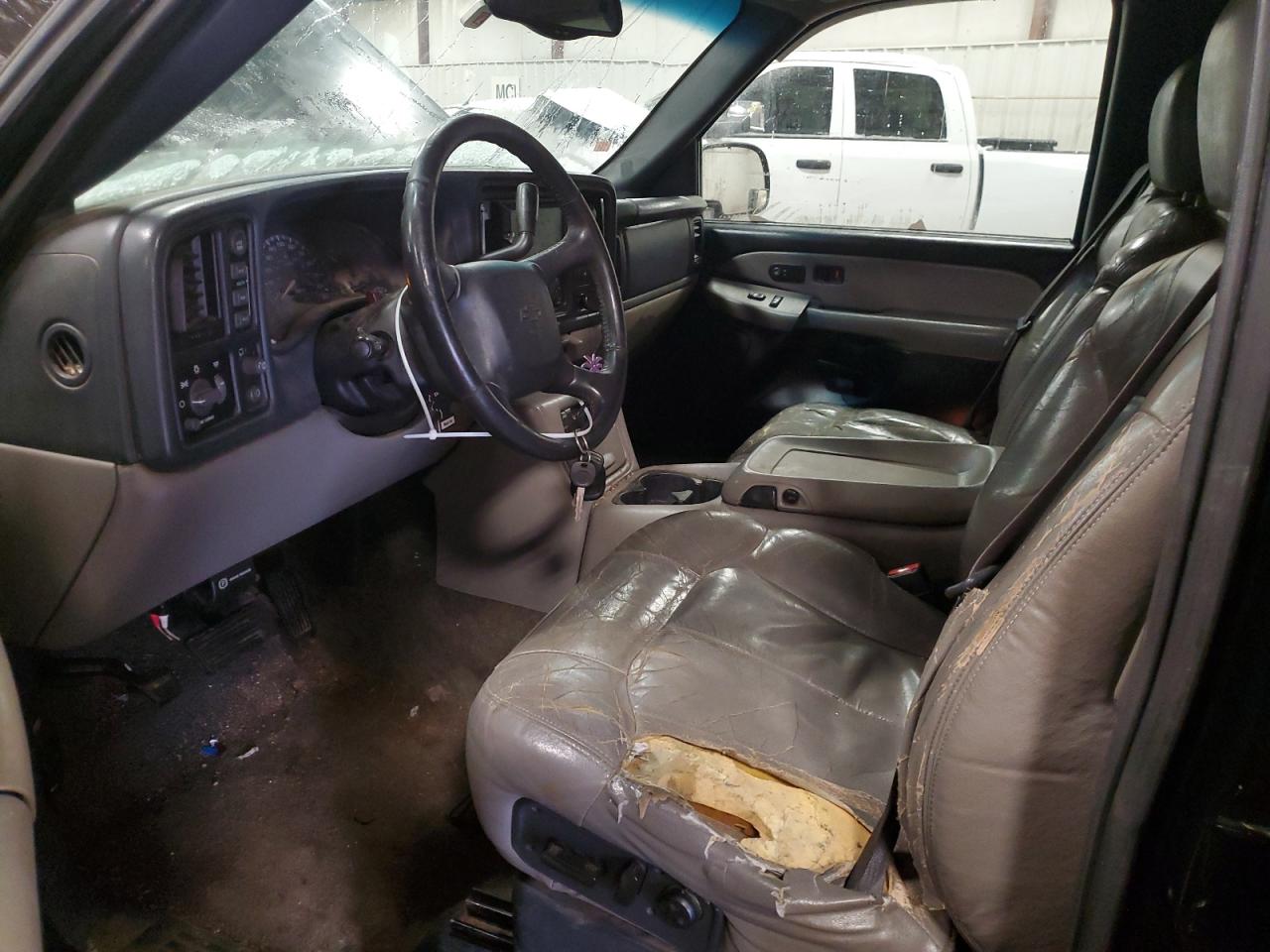 2002 Chevrolet Suburban - Image 7