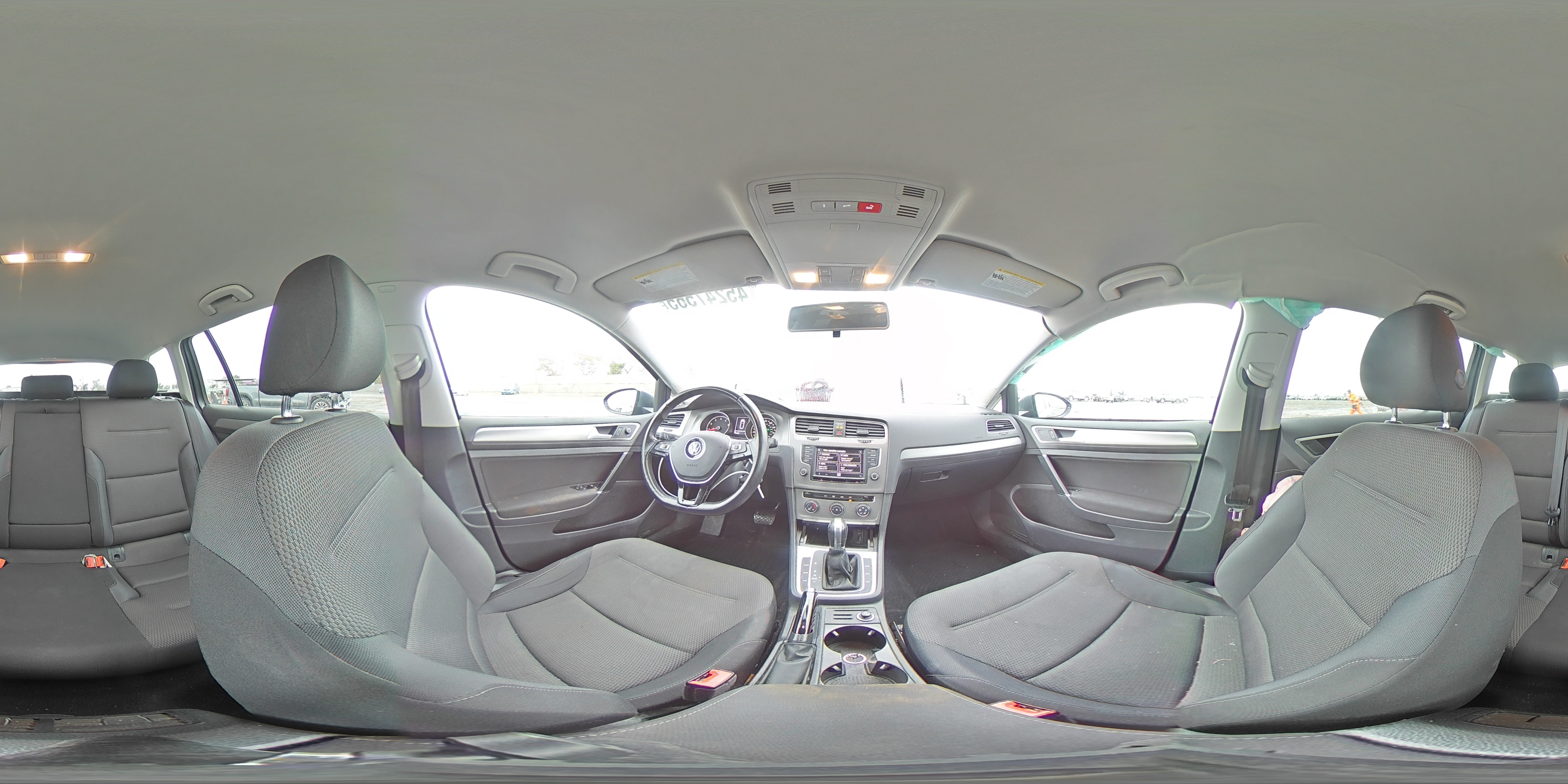 2017 Volkswagen Golf - Image 13