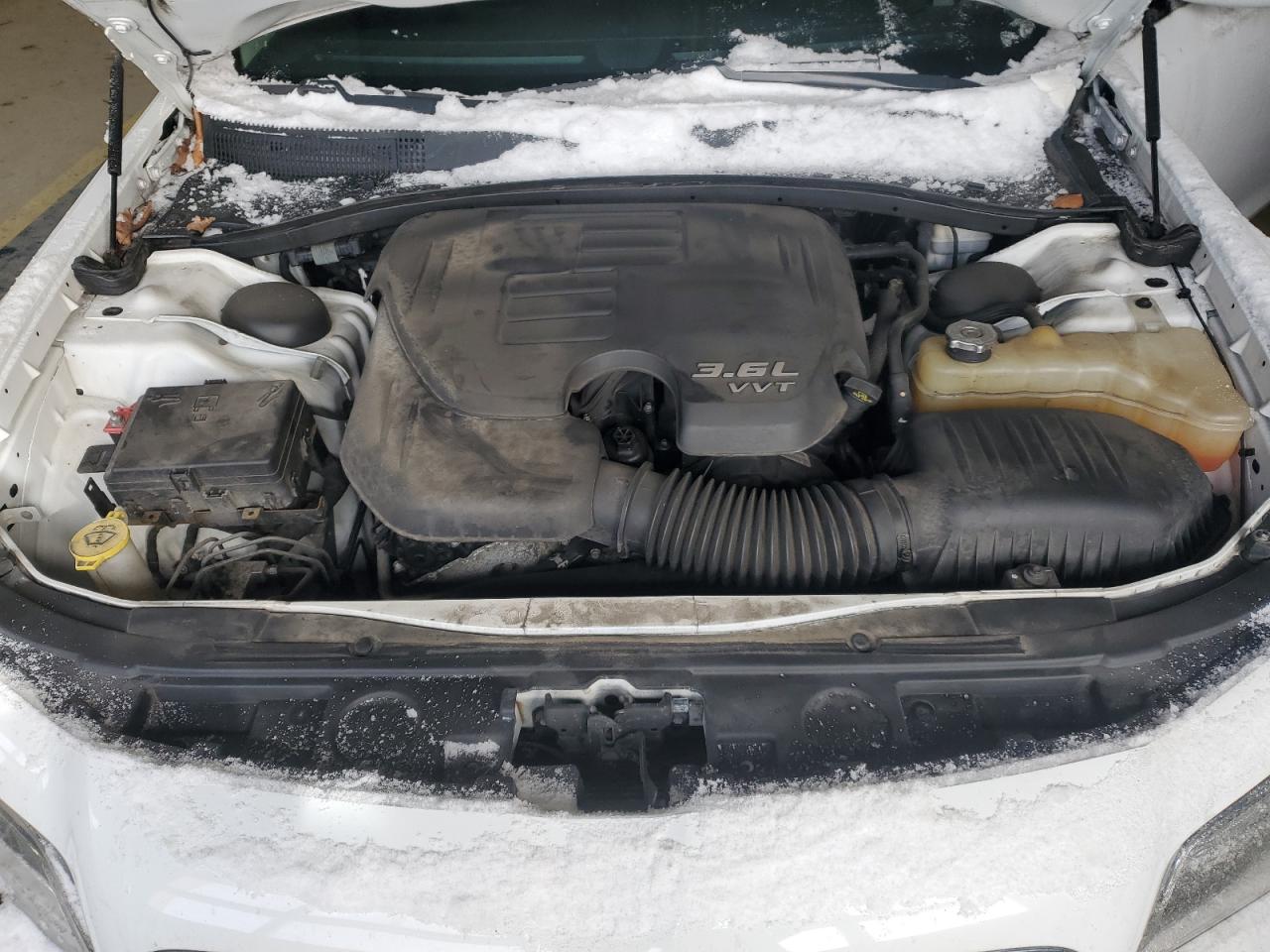 2015 Chrysler 300 - Image 11