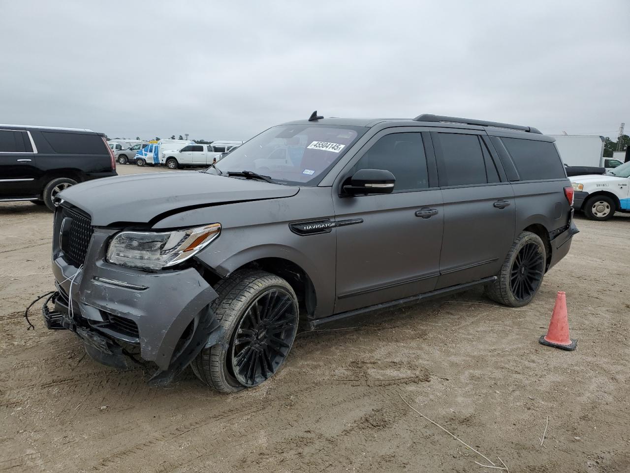2020 Lincoln Navigator - Image 1