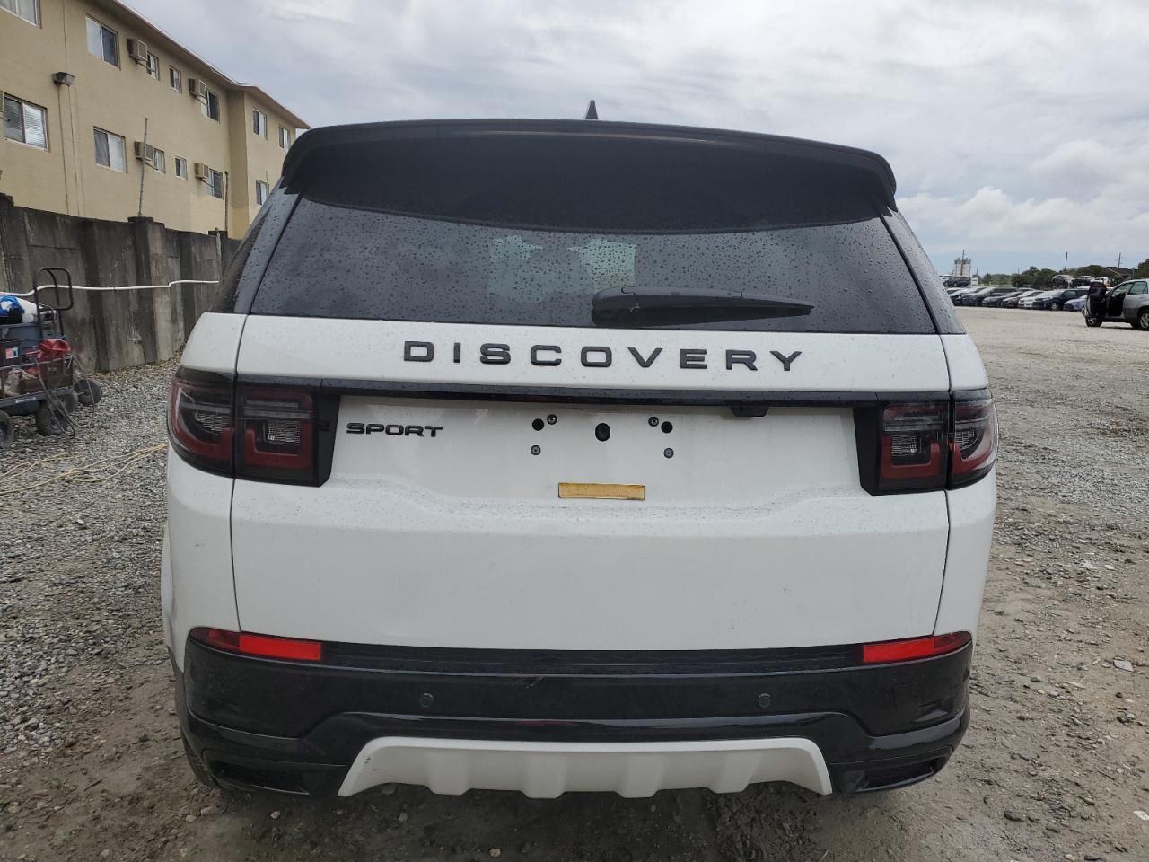 2024 Land Rover Discovery - Image 6