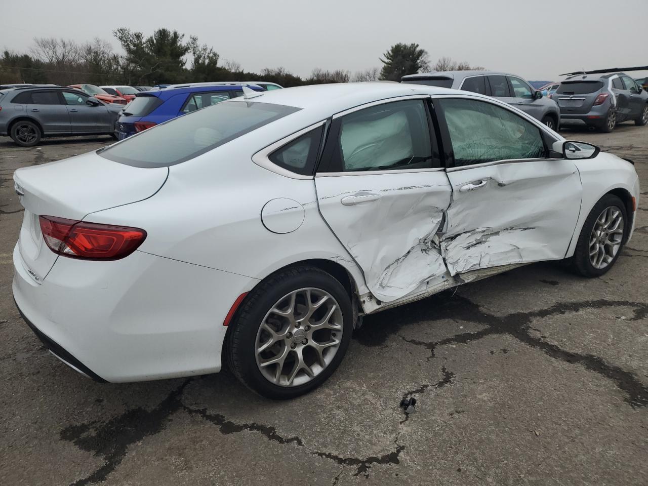 2015 Chrysler 200 - Image 3