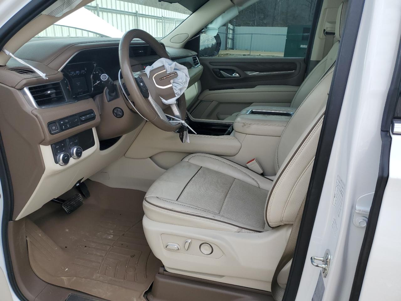 2021 GMC Yukon - Image 7