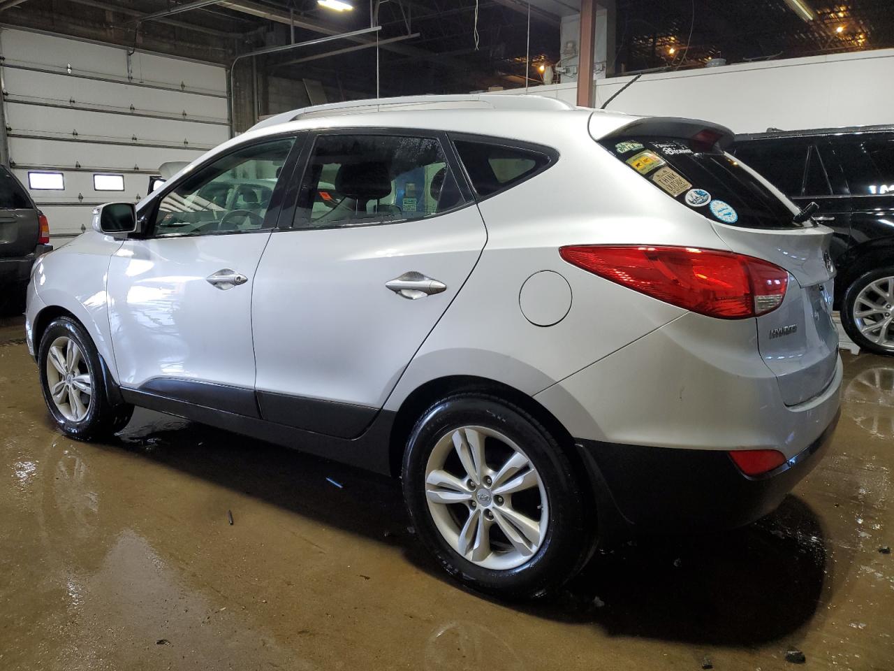 2012 Hyundai Tucson - Image 2