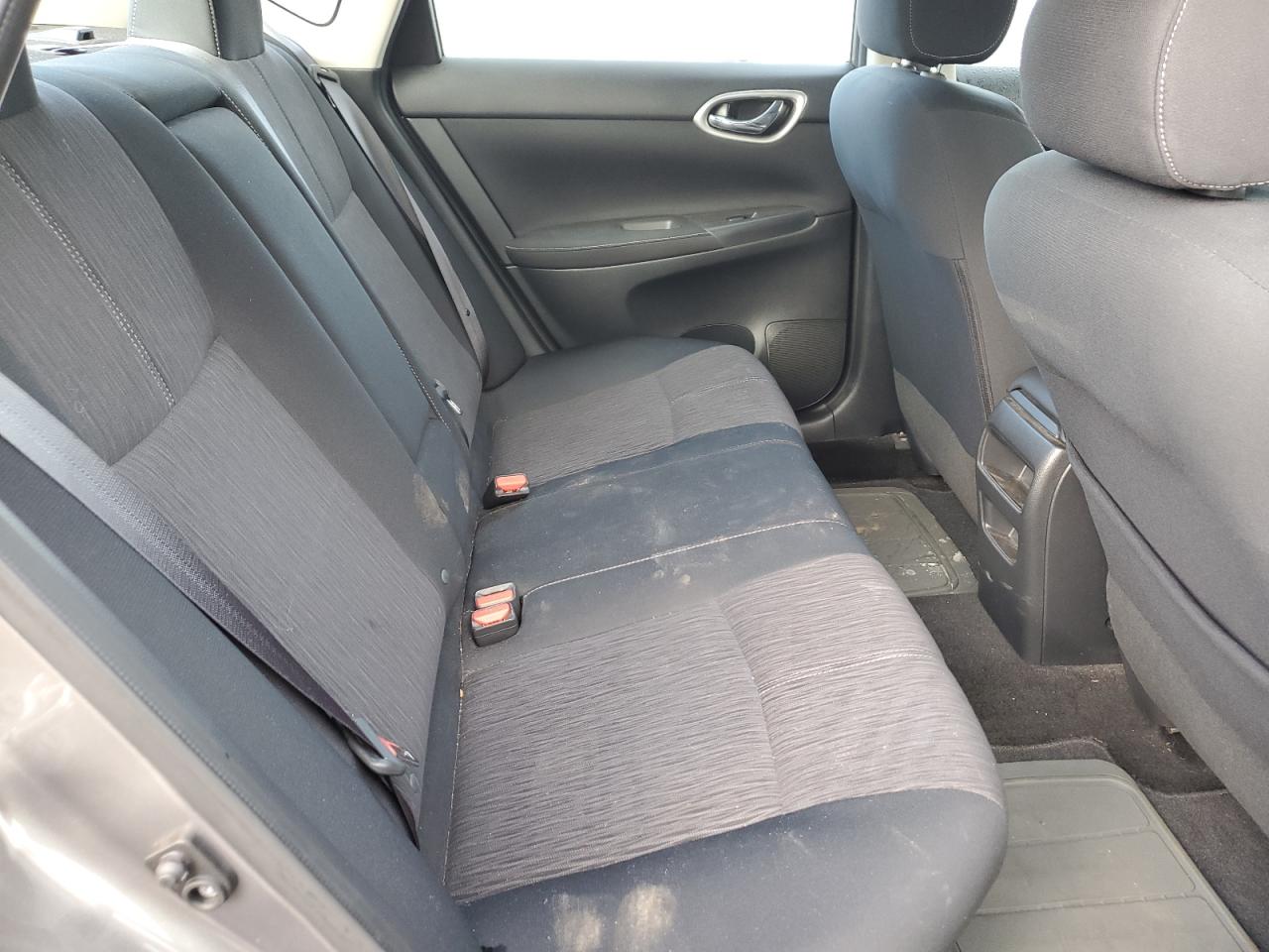 2015 Nissan Sentra - Image 10