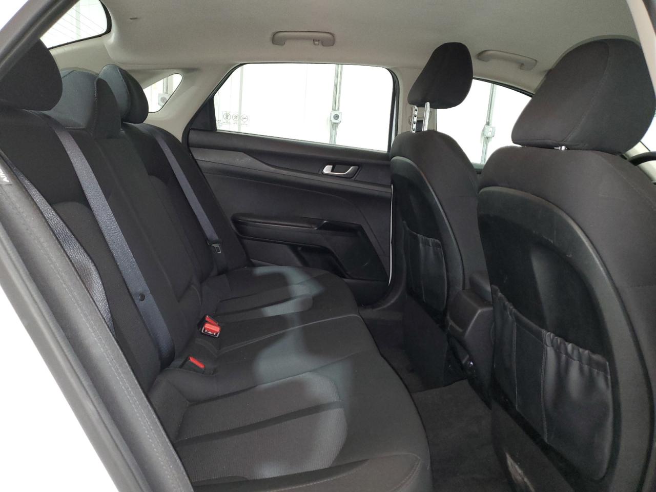 2023 Kia K5 - Image 10