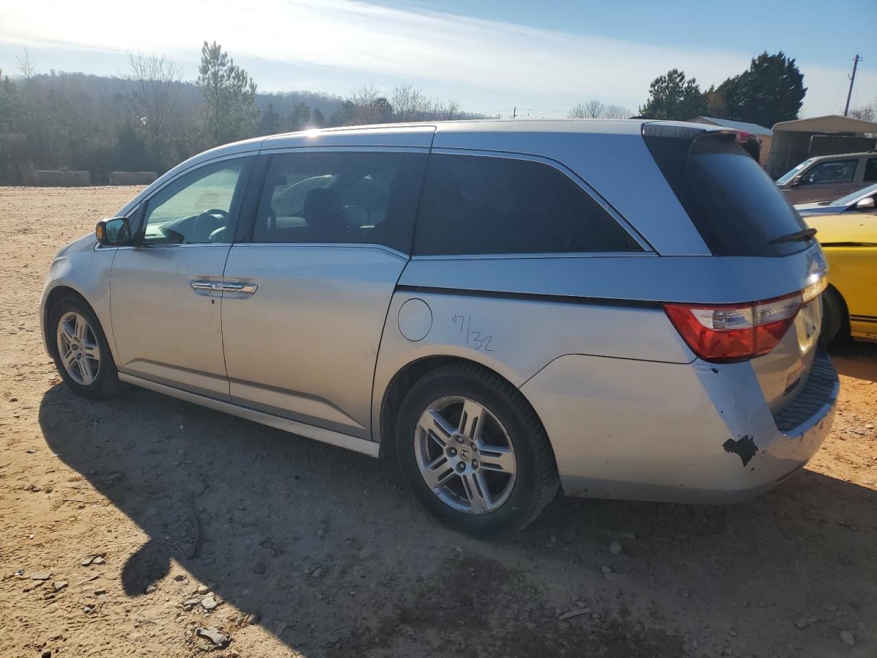 2011 Honda Odyssey - Image 2