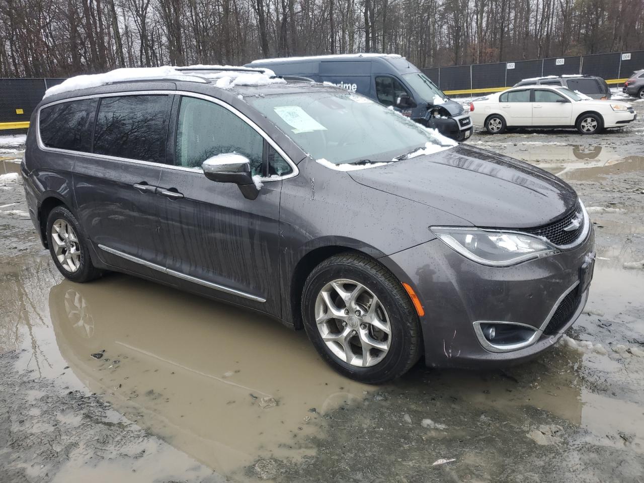 2017 Chrysler Pacifica - Image 4