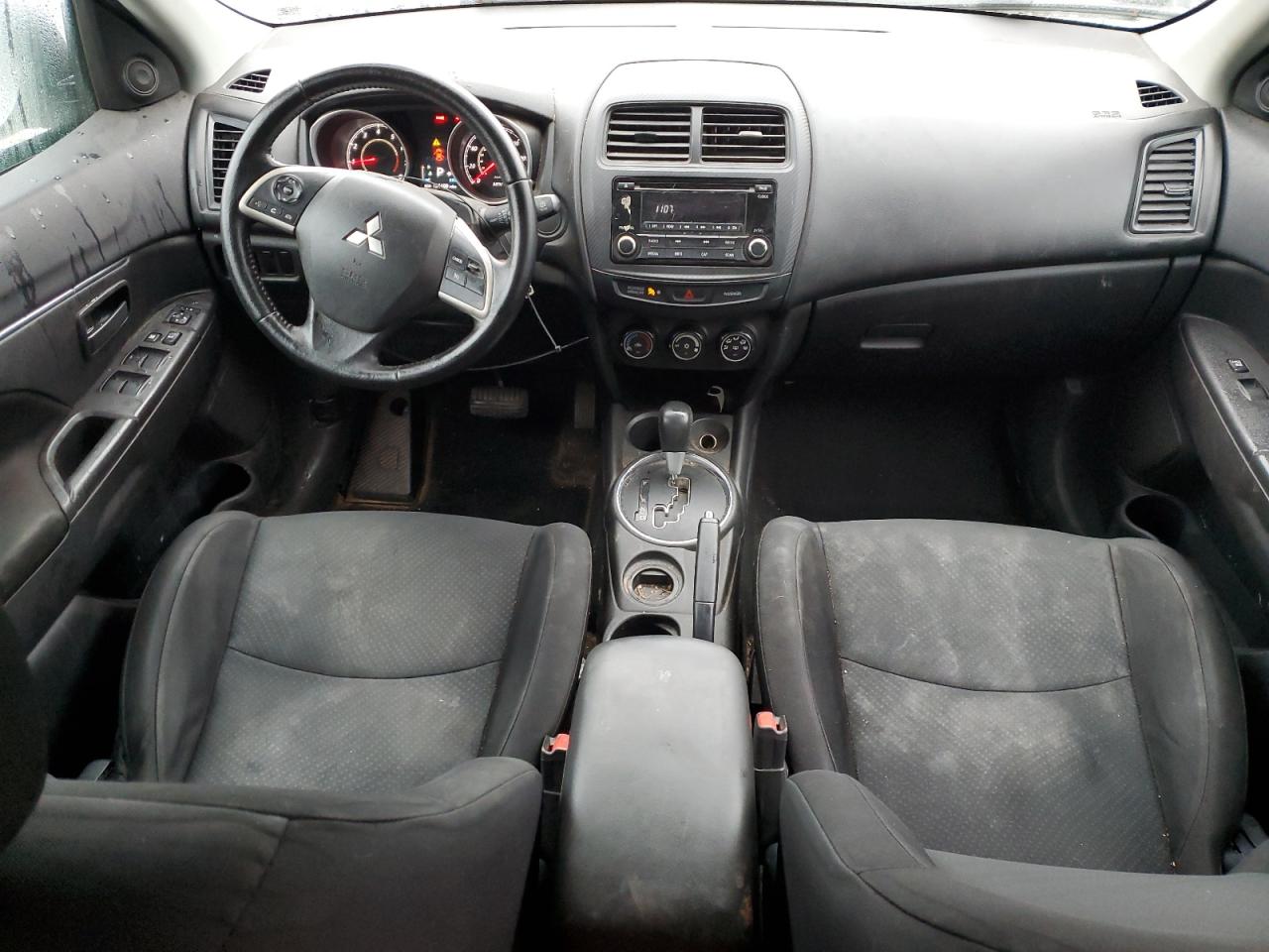 2015 Mitsubishi Outlander - Image 8