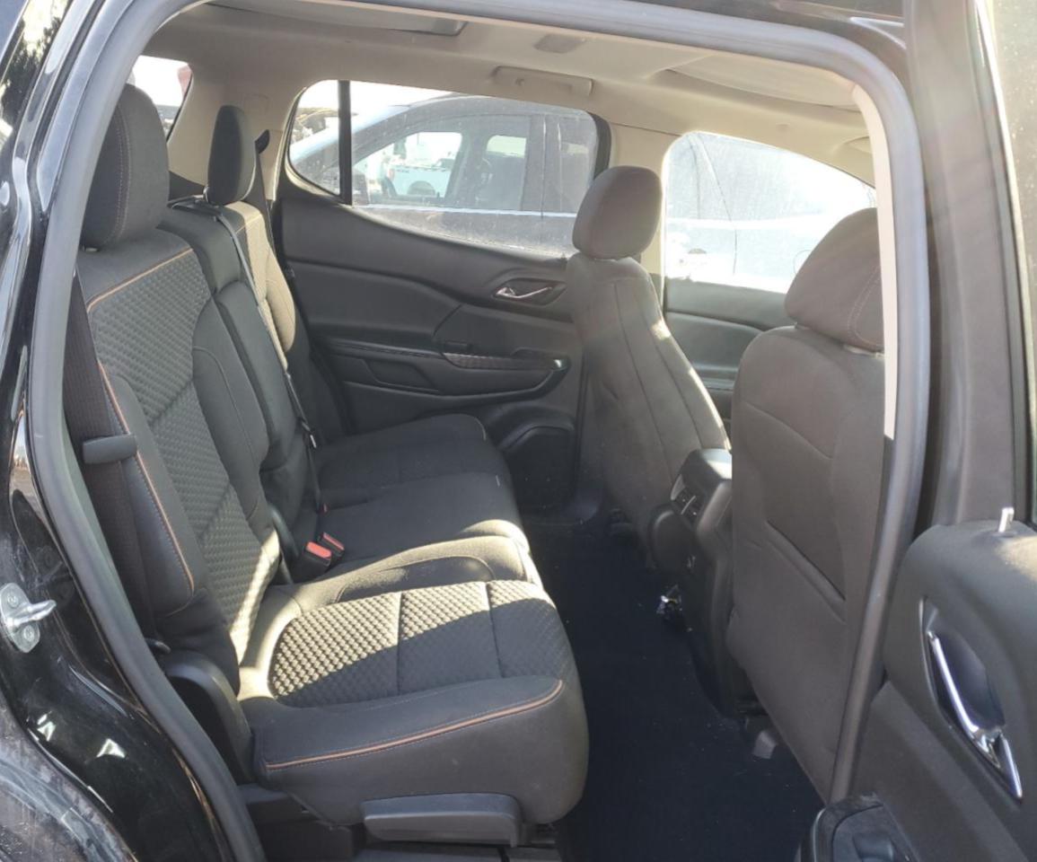 2017 GMC Acadia - Image 10