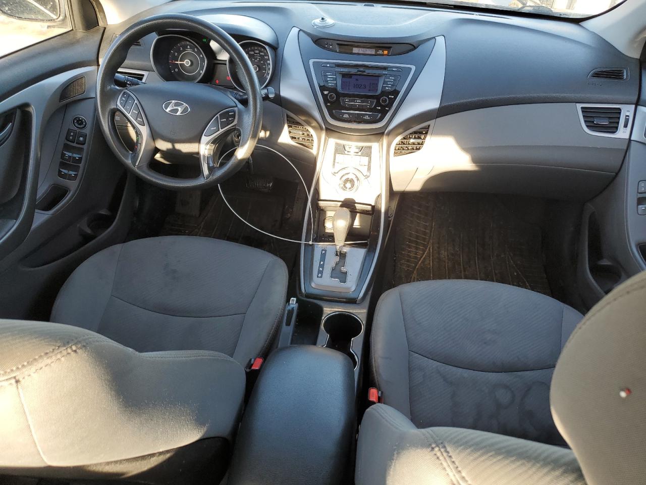 2013 Hyundai Elantra - Image 8