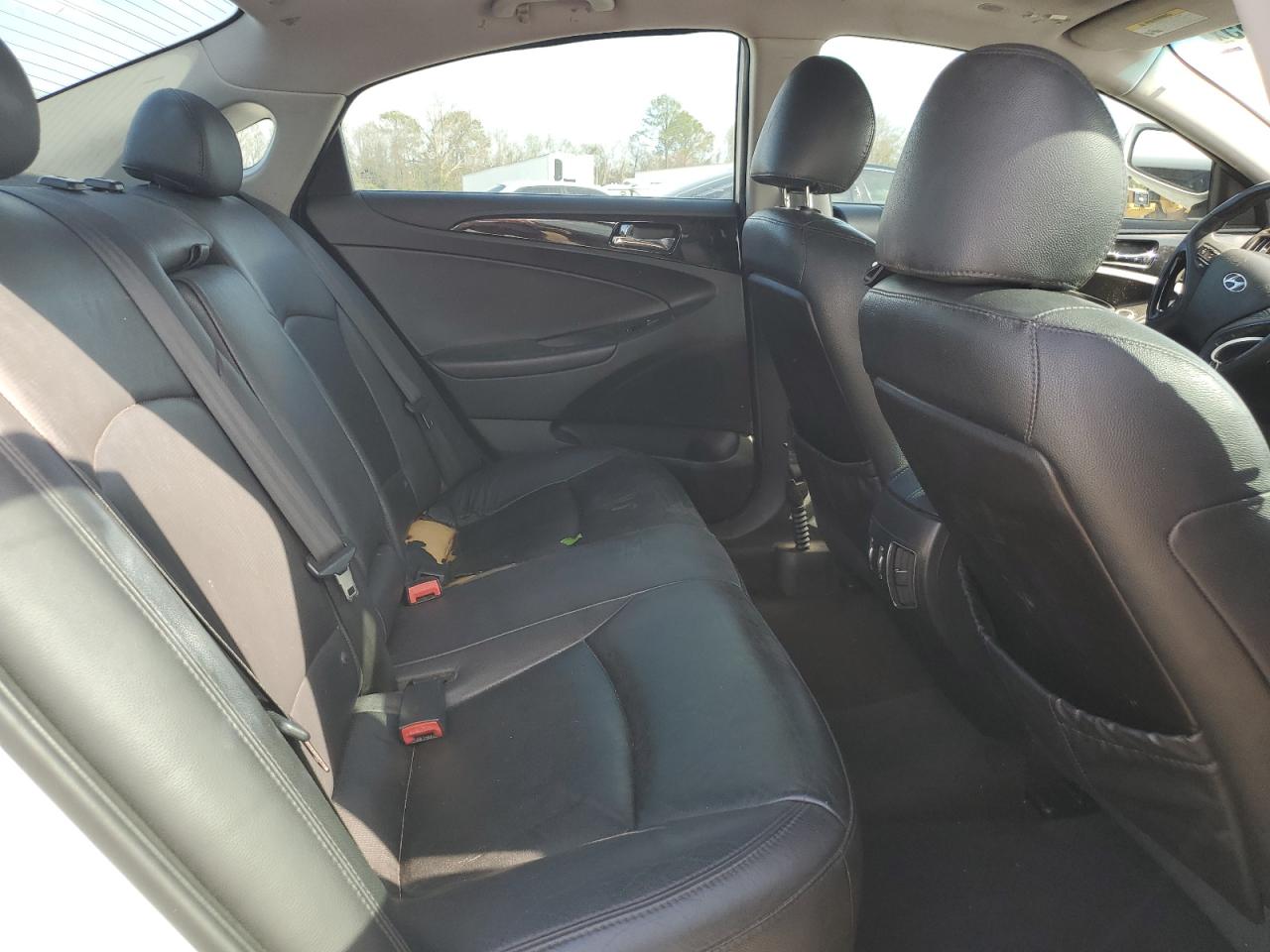 2012 Hyundai Sonata - Image 10