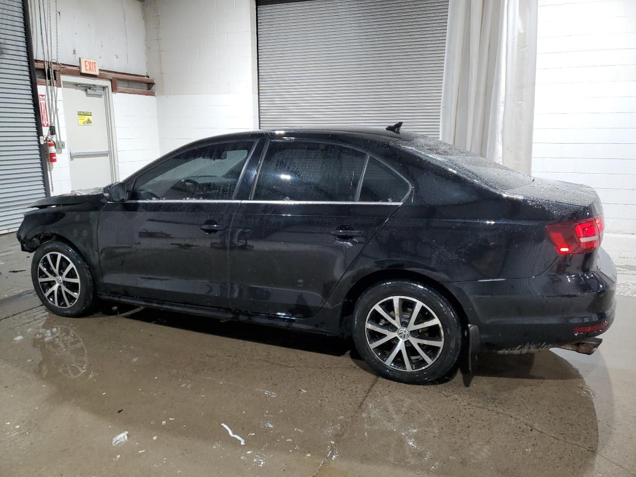 2017 Volkswagen Jetta - Image 2