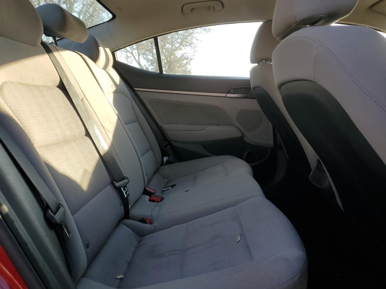 2018 Hyundai Elantra - Image 11