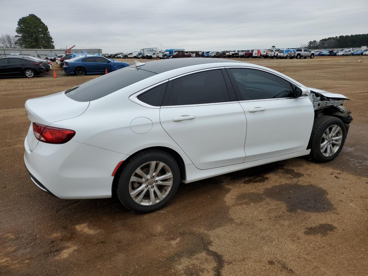 2016 Chrysler 200 - Image 3
