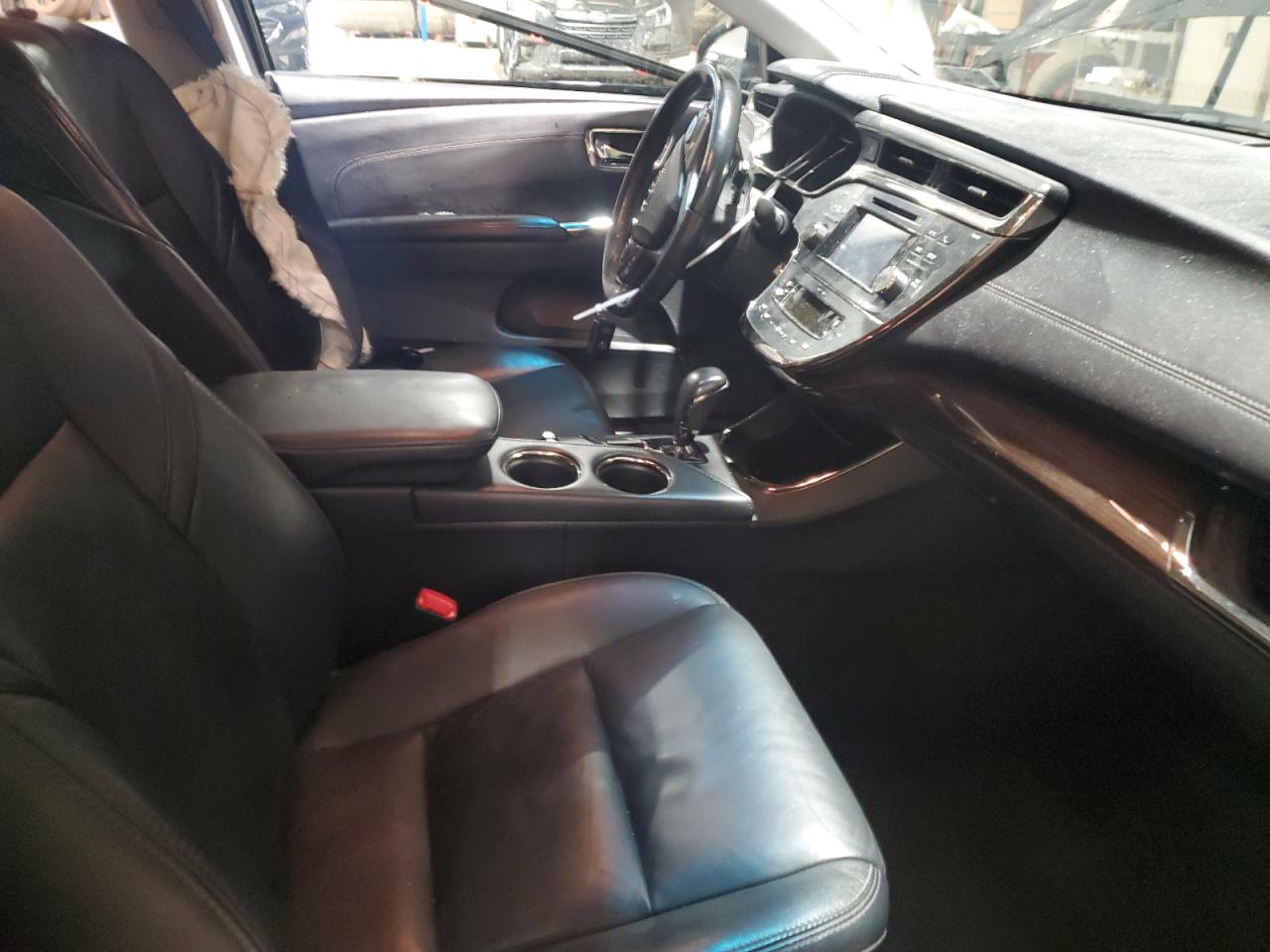 2013 Toyota Avalon - Image 7