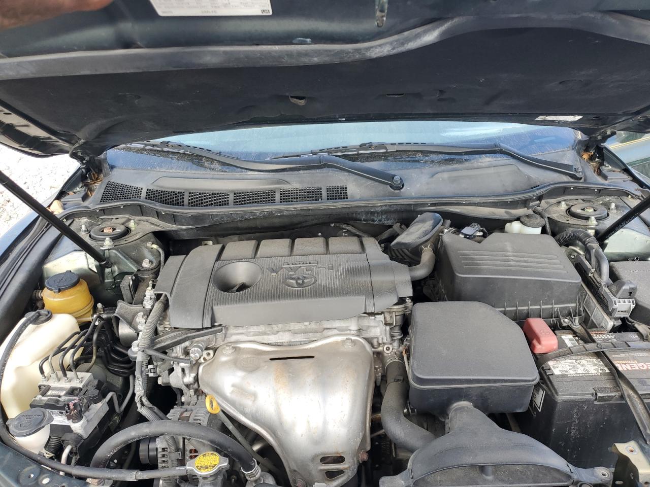 2010 Toyota Camry - Image 11