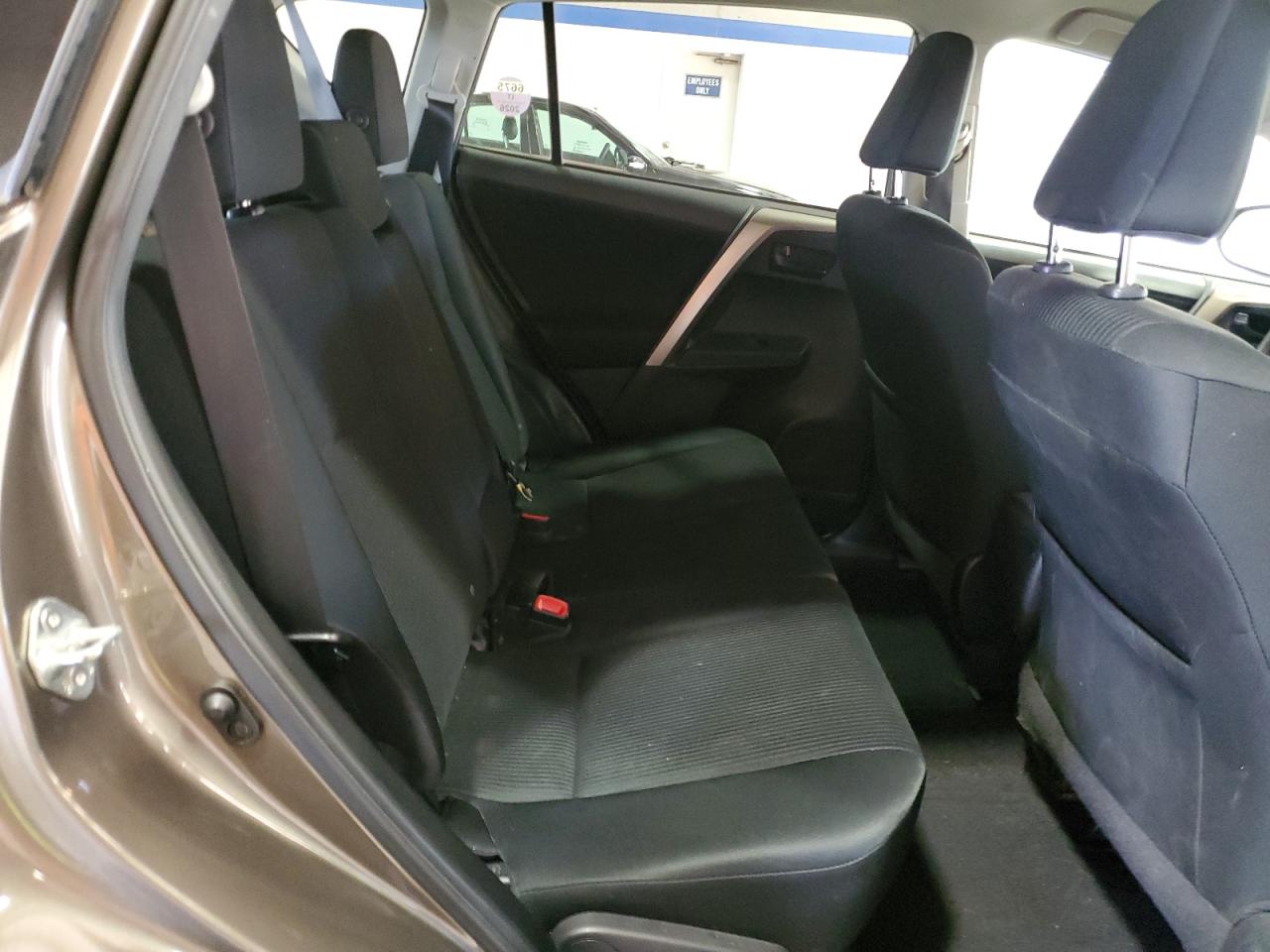 2015 Toyota RAV 4 - Image 11