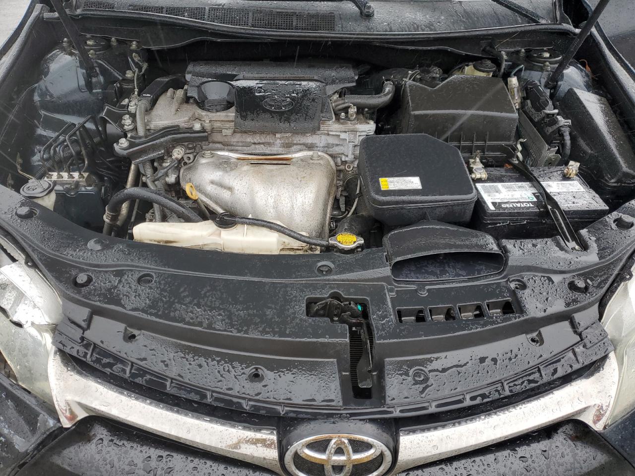 2015 Toyota Camry - Image 13