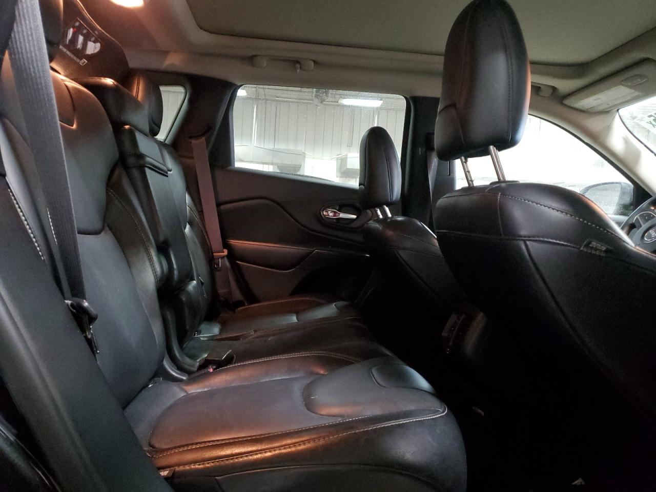 2014 Jeep Grand Cherokee - Image 11