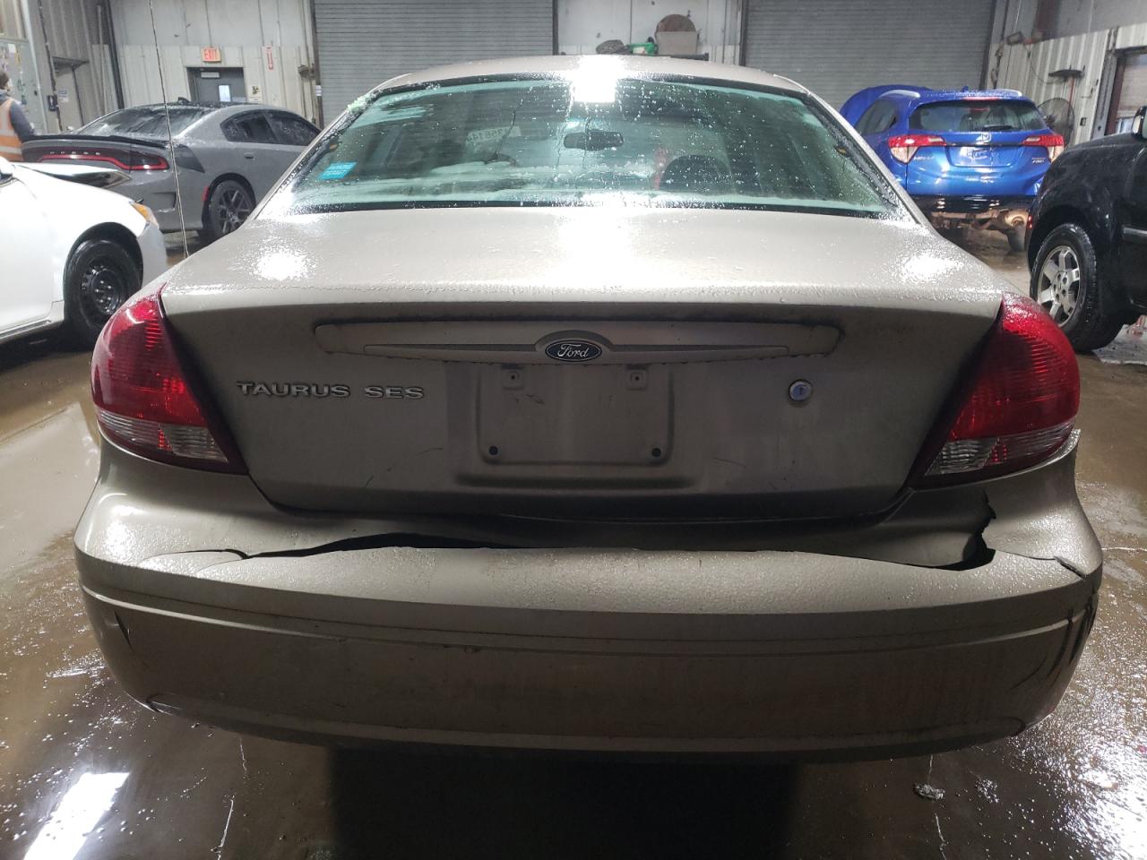 2004 Ford Taurus - Image 6