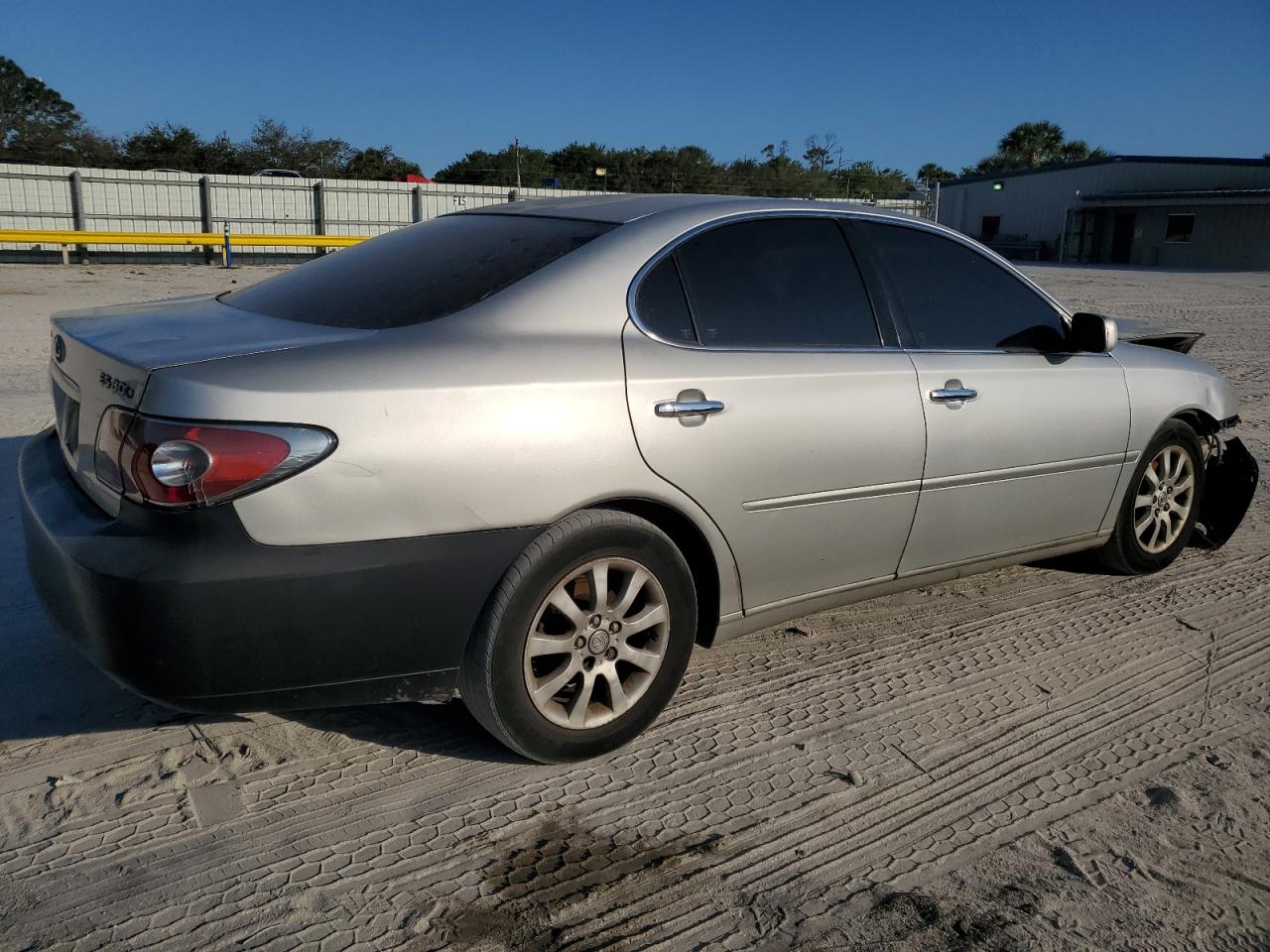 2003 Lexus ES - Image 3