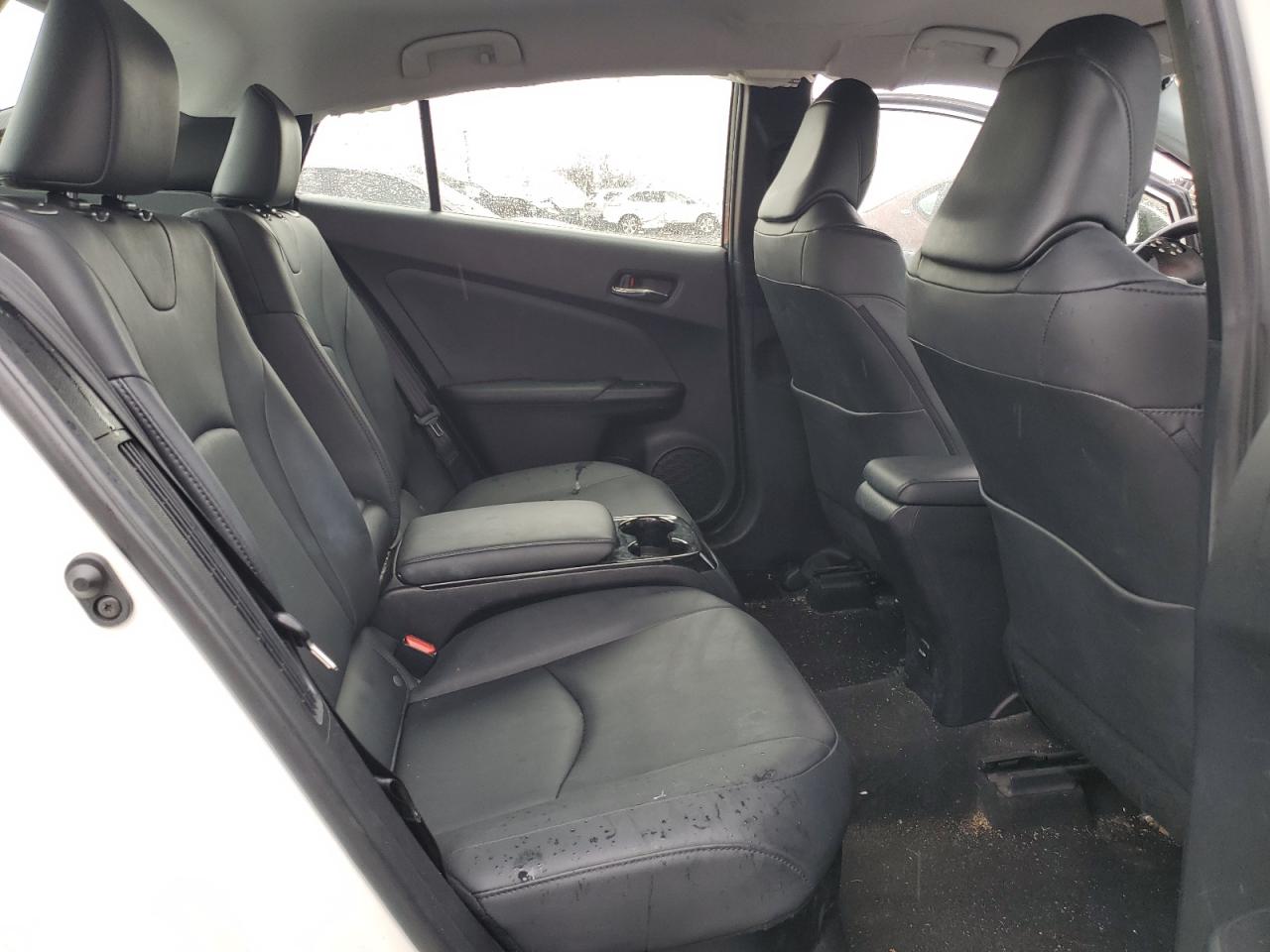 2017 Toyota Prius - Image 11