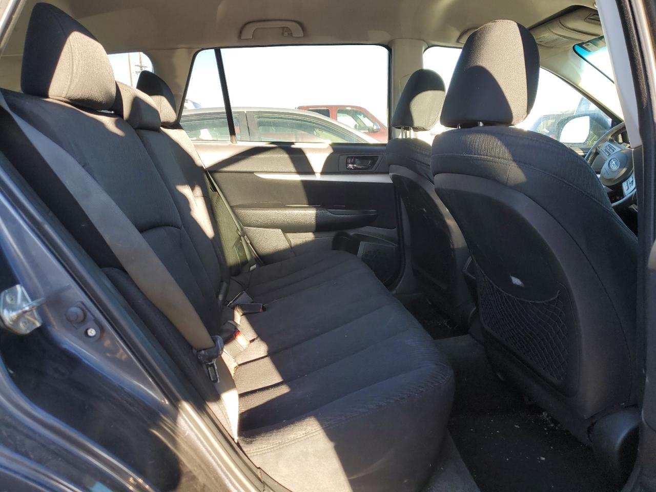 2011 Subaru Outback - Image 11