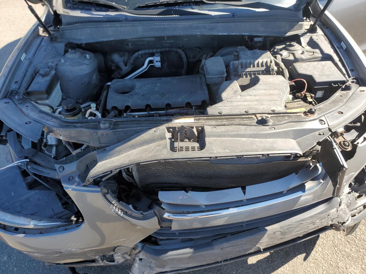 2010 Hyundai Santa Fe - Image 13