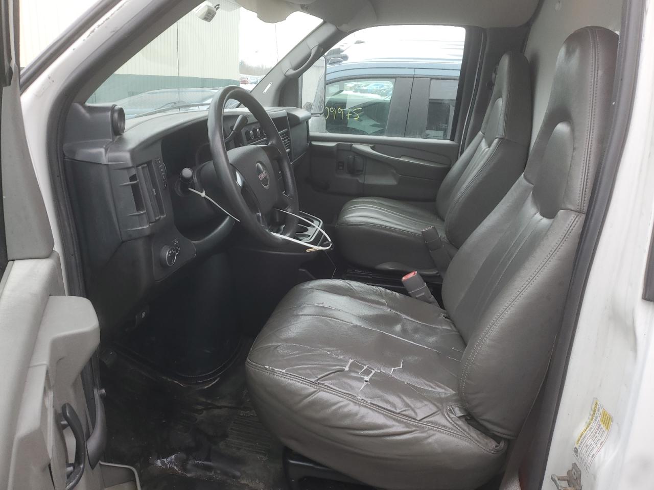 2008 GMC Savana - Image 7
