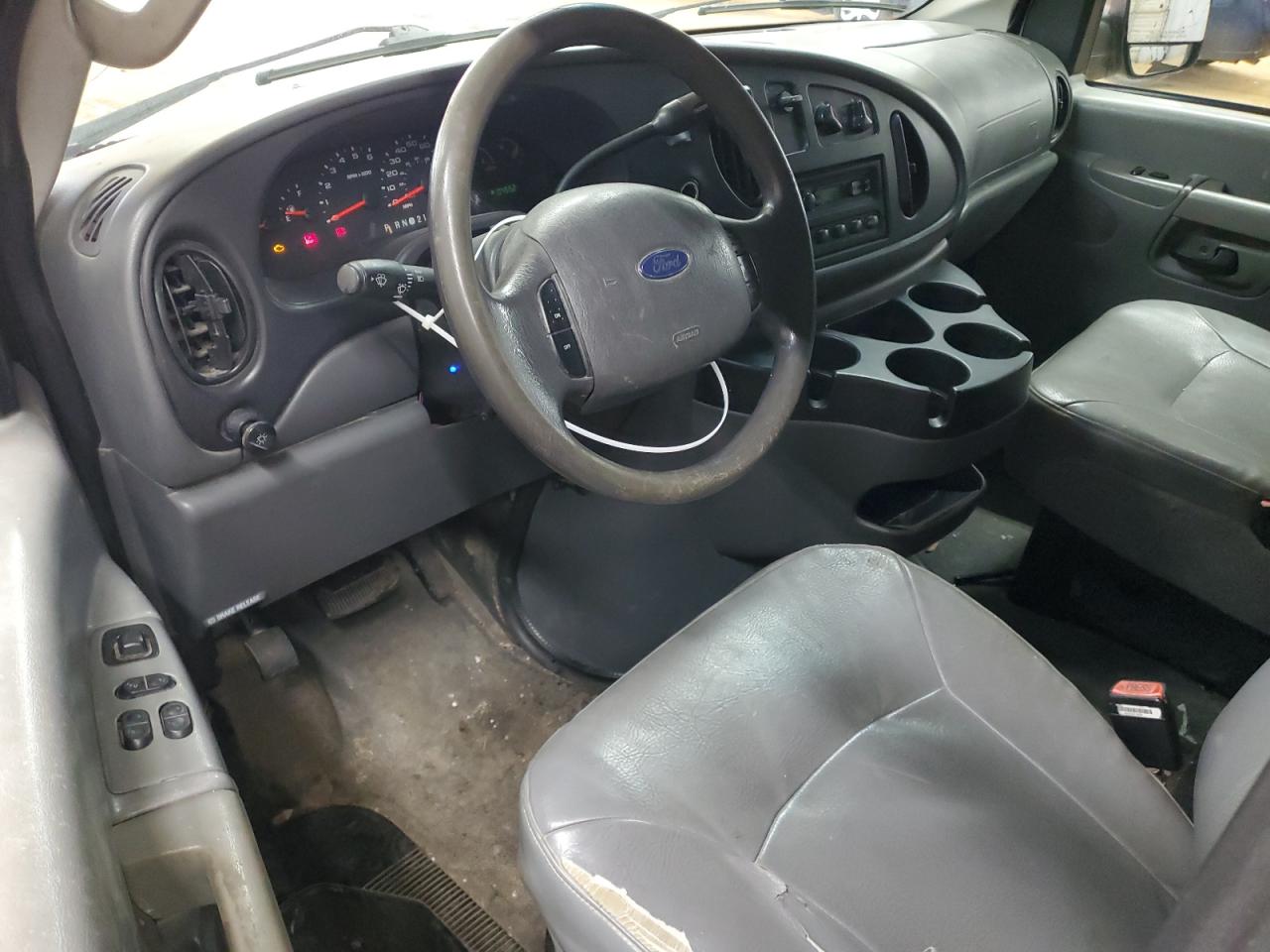 2006 Ford Econoline - Image 8