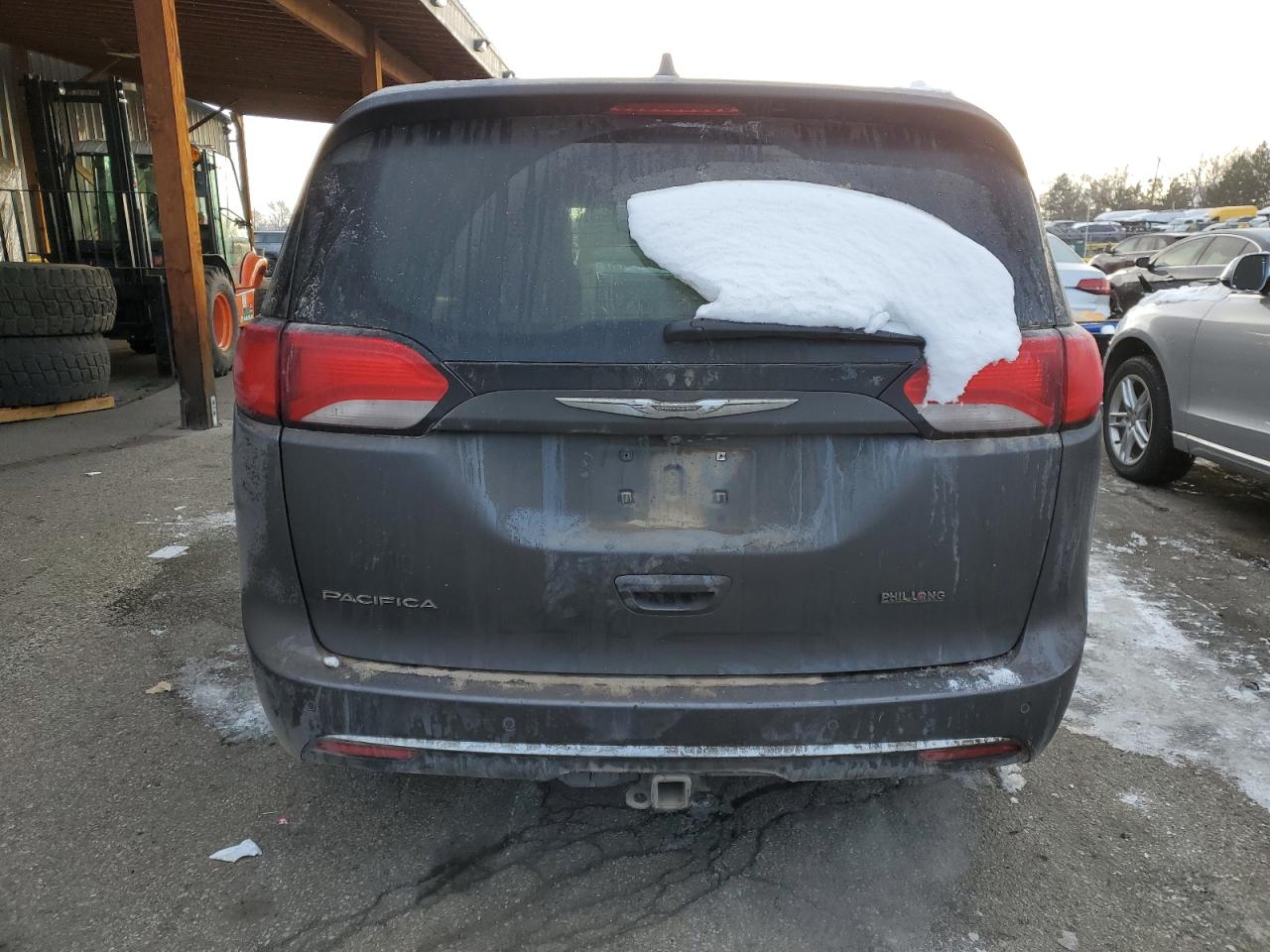 2017 Chrysler Pacifica - Image 6