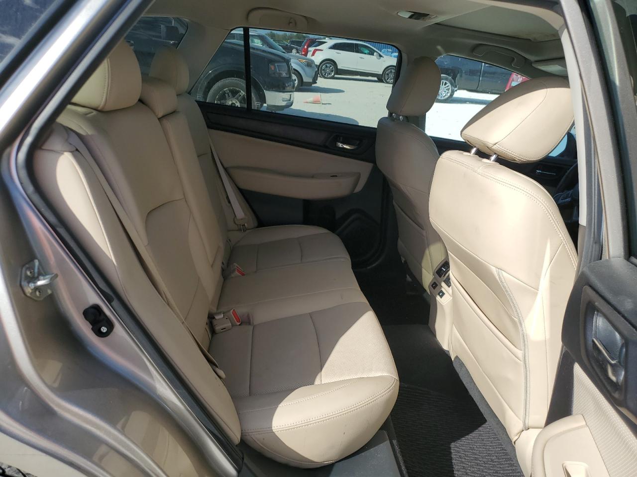 2015 Subaru Outback - Image 11