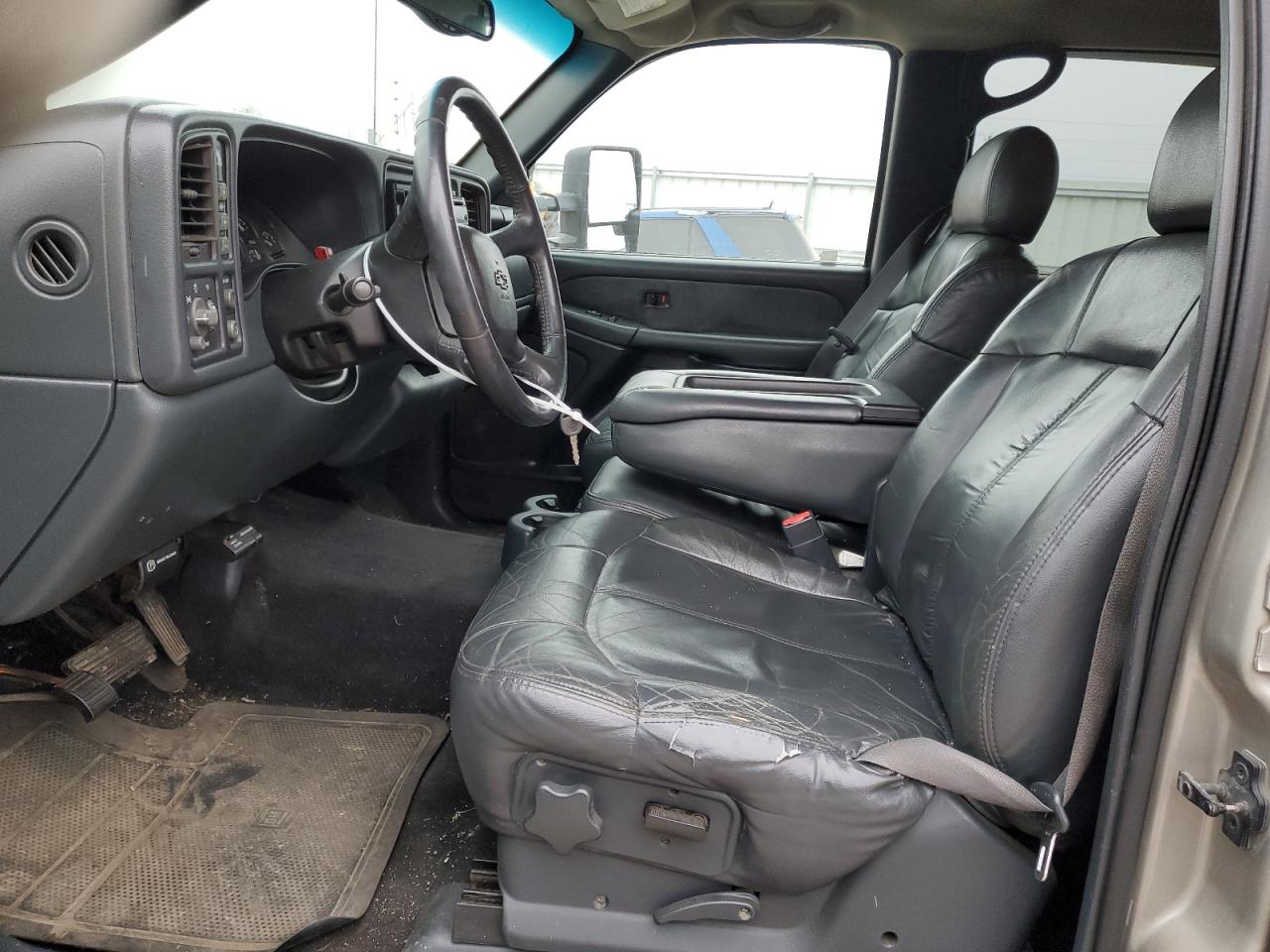 2002 Chevrolet Silverado - Image 7