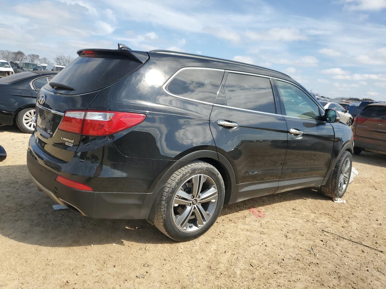 2015 Hyundai Santa Fe - Image 3