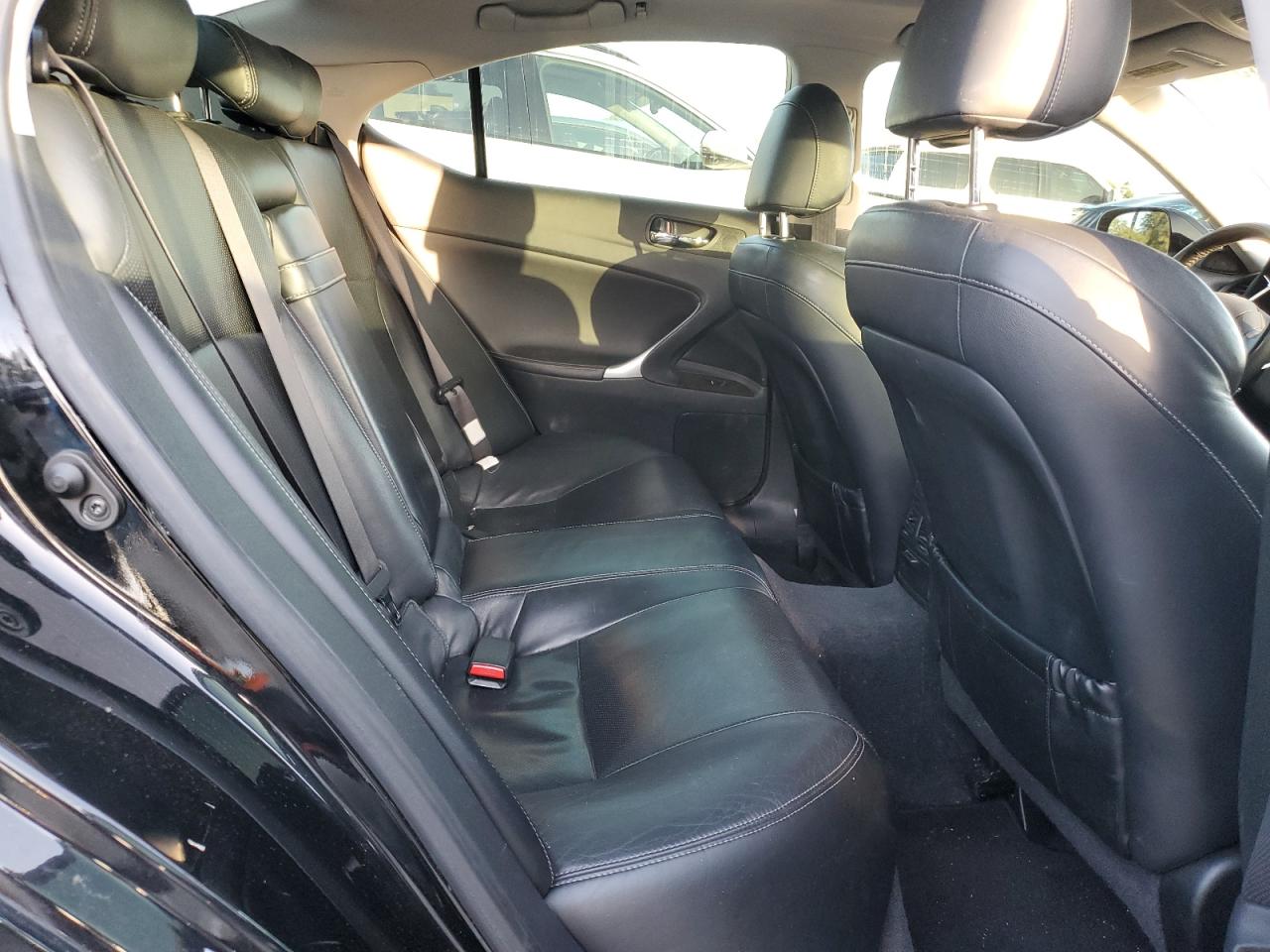 2009 Lexus IS - Image 10