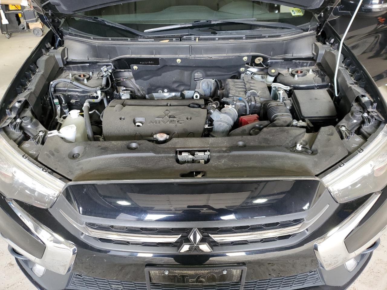 2018 Mitsubishi Outlander - Image 12